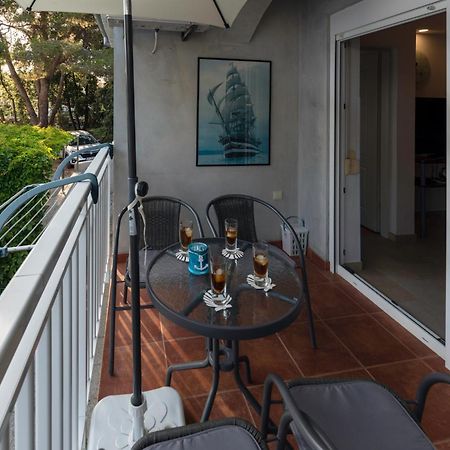 Apartment Anamaria With Seaview Petrcane Exterior photo