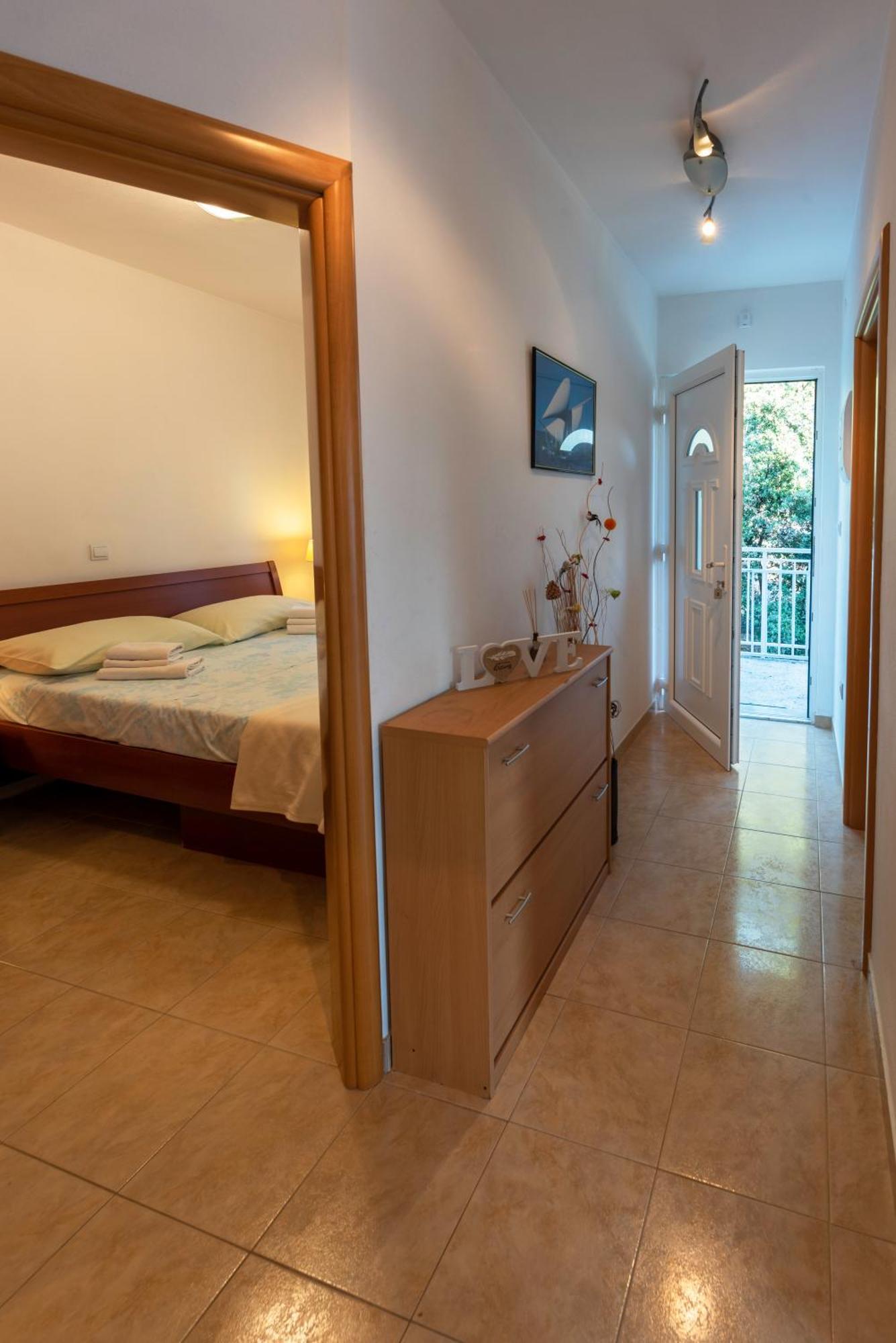 Apartment Anamaria With Seaview Petrcane Exterior photo
