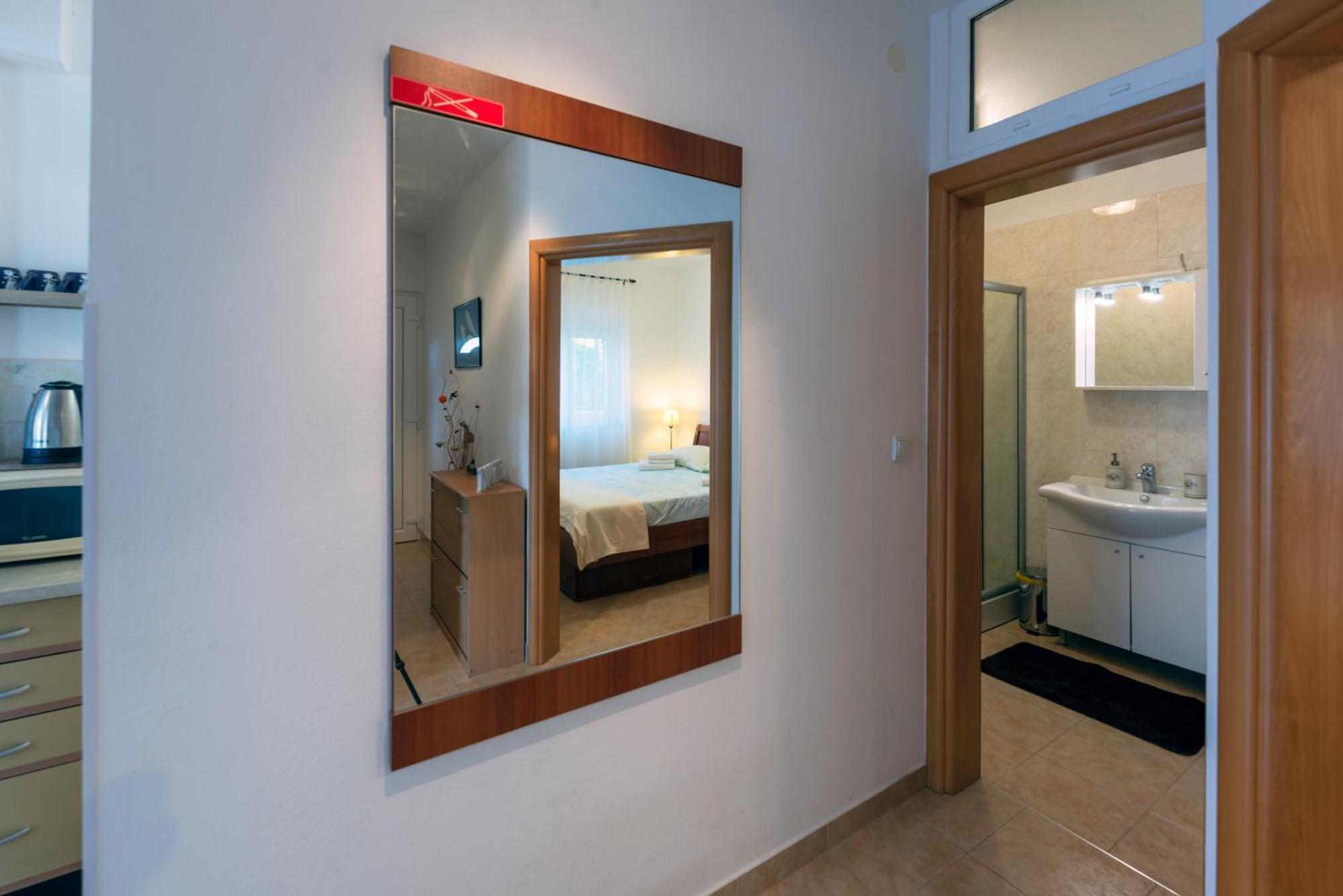 Apartment Anamaria With Seaview Petrcane Exterior photo
